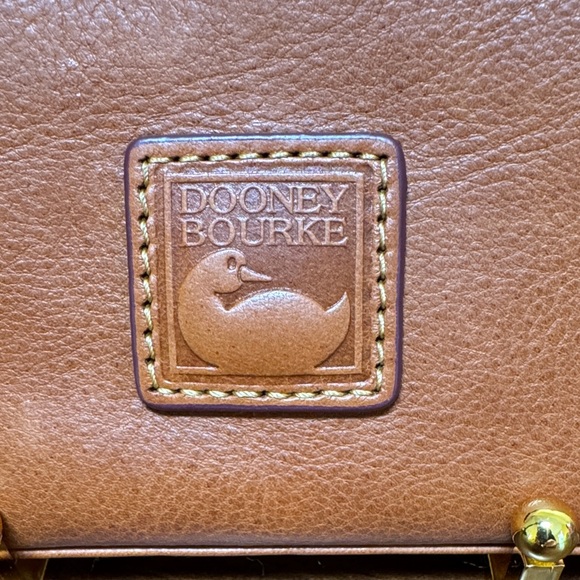 Dooney & Bourke EUC Florentine Kiss lock Wallet/Purse - Picture 2 of 9